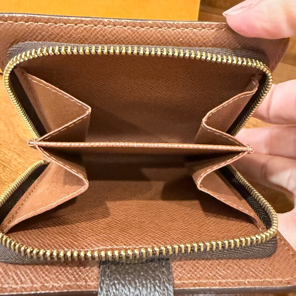 Authentic Louis Vuitton Monogram Porte-Monnaie Elise Compact Wallet - Picture 6 of 10